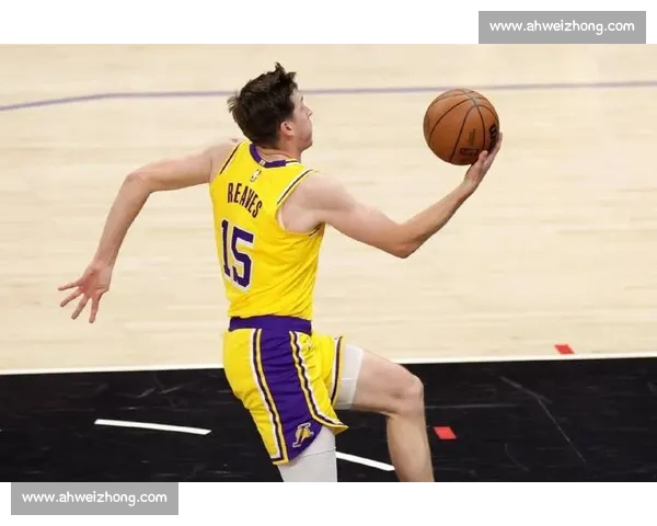 里夫斯拒湖人 4 年 8920 万!明夏剑指 5 年 2.46 亿顶薪